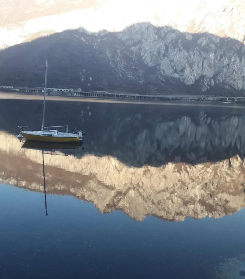L For Lake Mandello del Lario