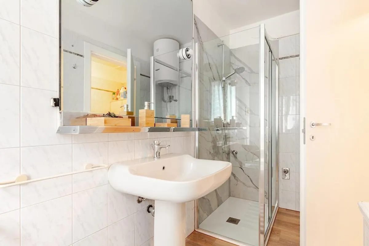 Apartment L For Lake Mandello del Lario Italy